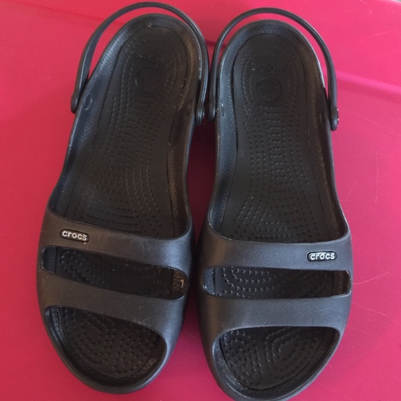 Croc flat sandals