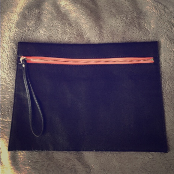 Forever 21 black clutch