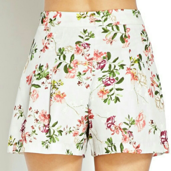 Forever 21 pleated floral print shorts NWT S