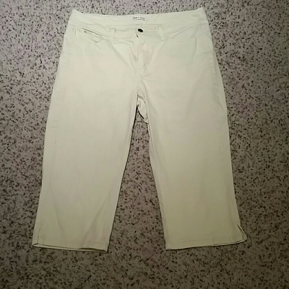 Light yellow capri pants