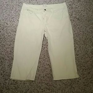 Light yellow capri pants