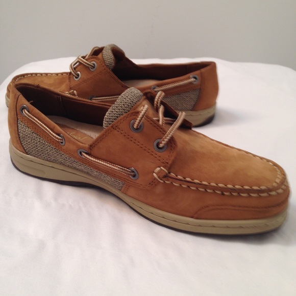 NEVER WORN boat style shoe! Very cute