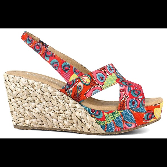 💕CL by Laundry Wedges💕