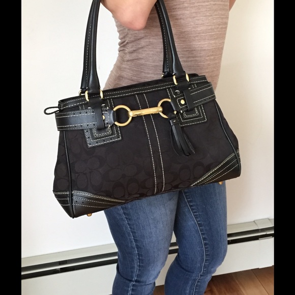 Coach Handbags - Authentic coach Hampton black handbag