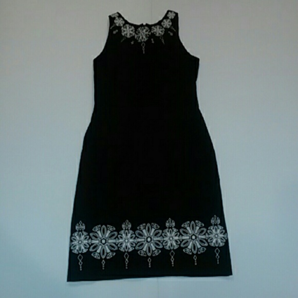 Kristin Davis Sleeveless Black Dress