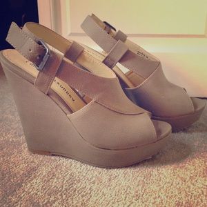 Summer wedges