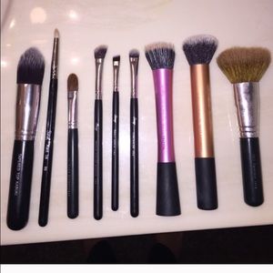 Makeup brushes