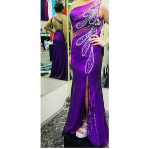 Purple beaded prom💃💃 dress !! Worn once🎉👗
