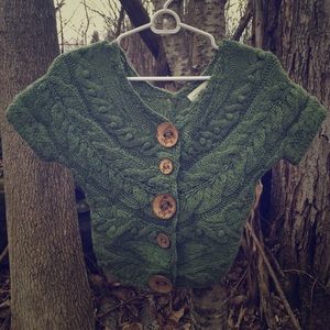 Short-sleeved button front cropped sweater