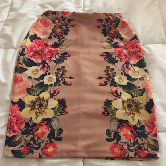 Super cute floral bandage skirt