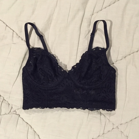 32B black longline lace and mesh bralette