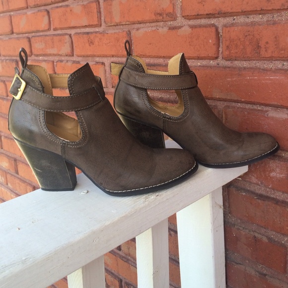 Super cute MIA cutout boots