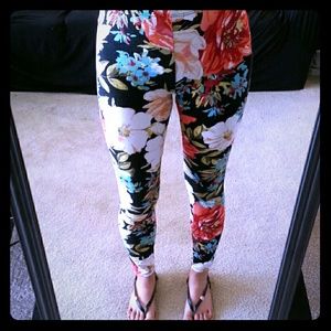 🔴Size S Flower Print Leggings🔴