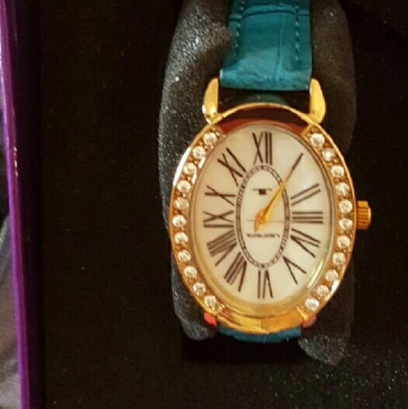 Tavan Watch- includes box - Picture 2 of 3