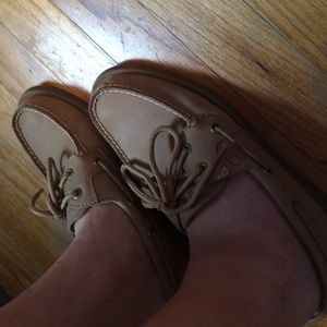 Tan Sperrys