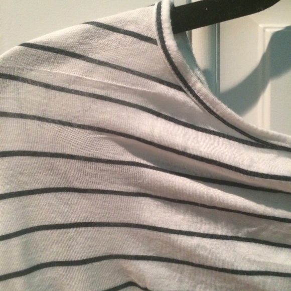 Kirra Long Sleeve Crop Top - Picture 3 of 3