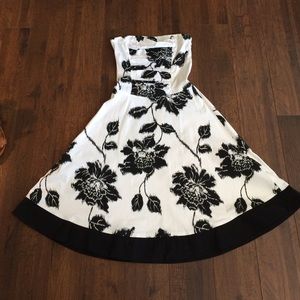 🔴Black and White Floral Strapless Dress
