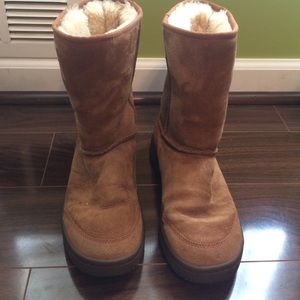 short, gently used Ugg boots