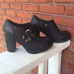 Edgy Report booties good condition