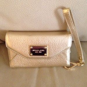 Michael Kors iPhone 4 wallet