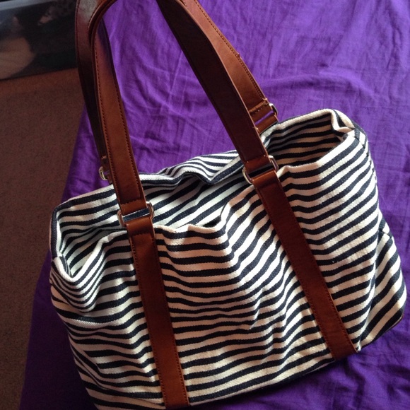 Large purse - Picture 1 of 3