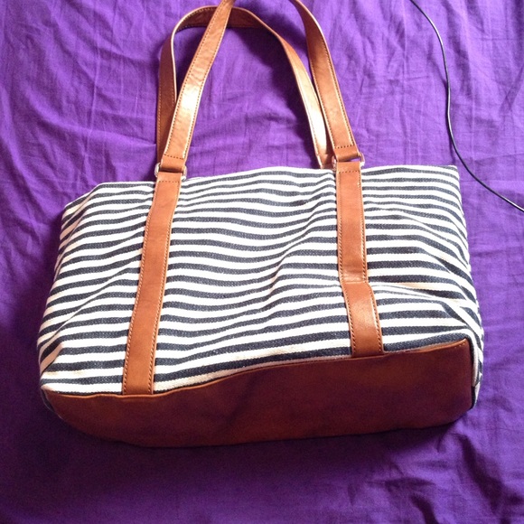 Large purse - Picture 3 of 3