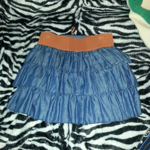 Skirt - Picture 2 of 3