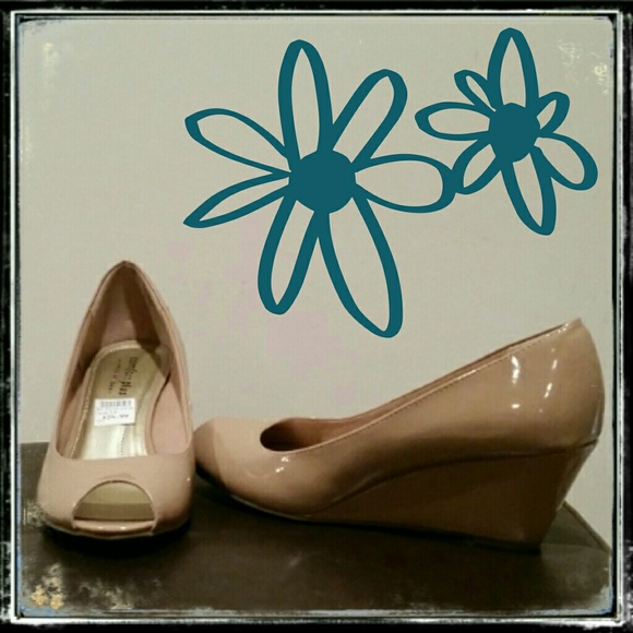 Peep-Toe Wedge