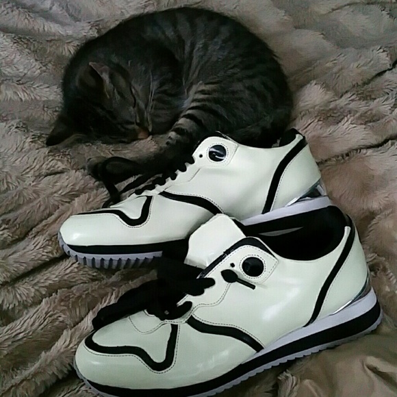 ⚡Last Chance⚡ Glow in the dark Jeffrey Campbell!💡 - Picture 3 of 3