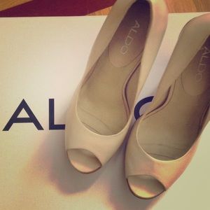 Aldo nude high heels size 8