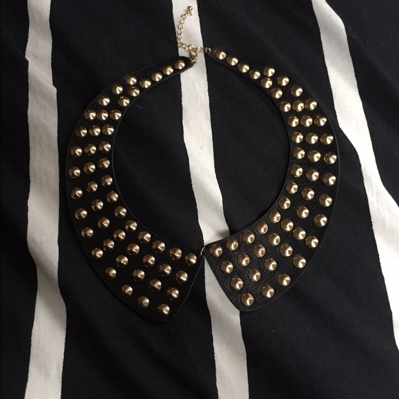 Collar necklace