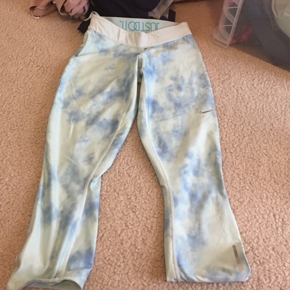 Nike Pants - Nike dri fit cropped leggings