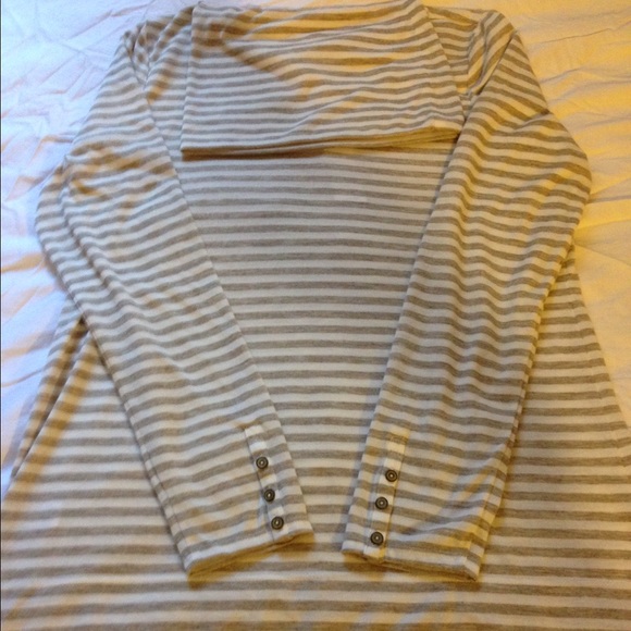 🌹🌸🌼Ann Taylor Striped top/sweater 🌸🌹🌼