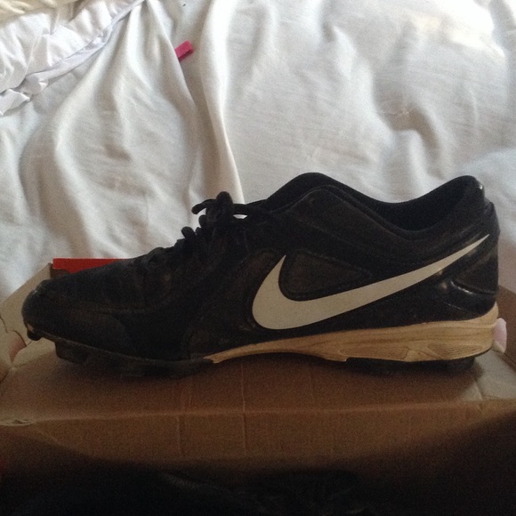 Nike Cleats - Picture 2 of 3