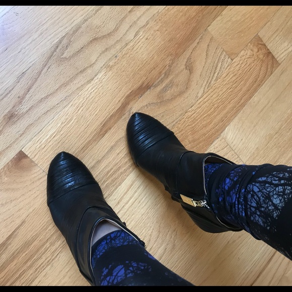 Black ankle booties jadia  L.A.M.B. - Picture 5 of 8