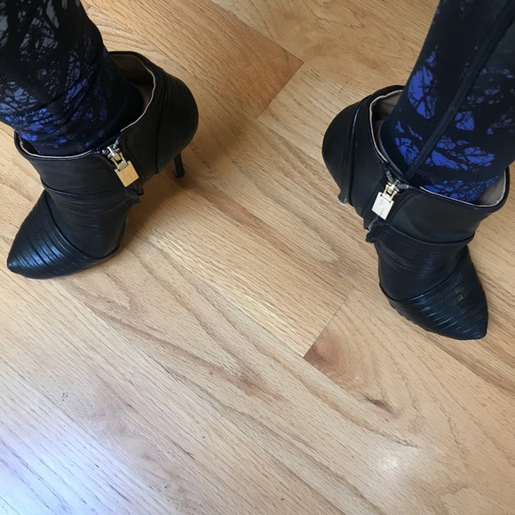 Black ankle booties jadia  L.A.M.B. - Picture 8 of 8