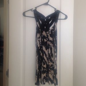 Sleeveless top with studded design on back back👑