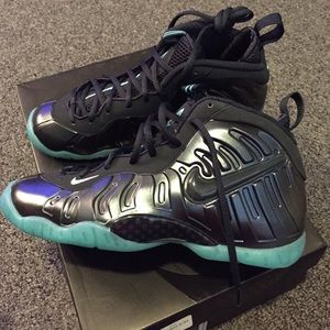Obsidian foams