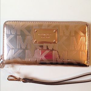 NWT Michael Kors Wristlet