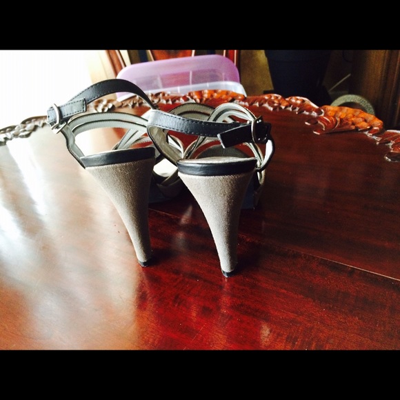 3 inches Sandals it's very cute - Picture 3 of 3