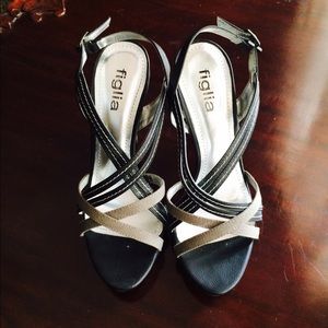 3 inches Sandals it's very cute