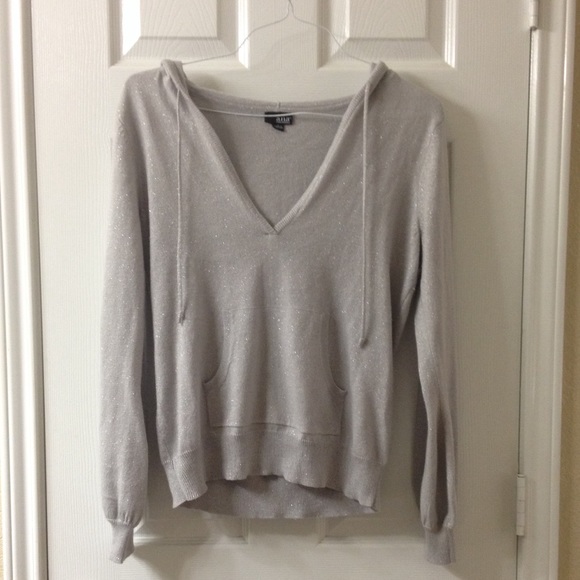 Light gray top w/ hoodie
