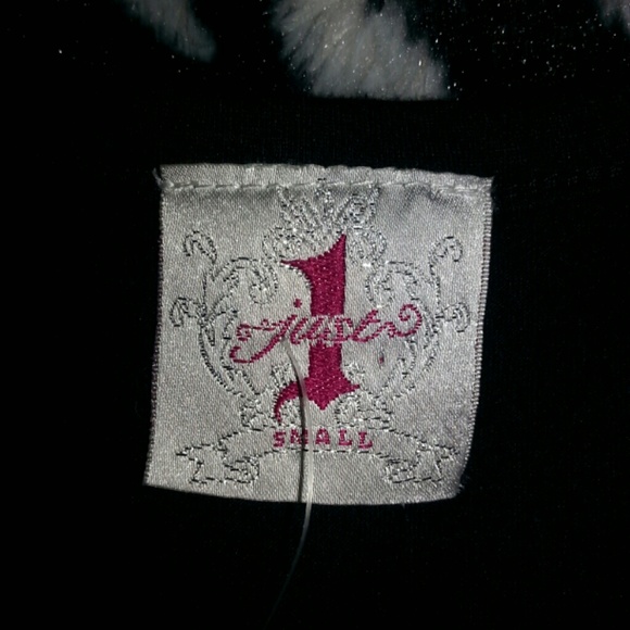 Top - Picture 2 of 2