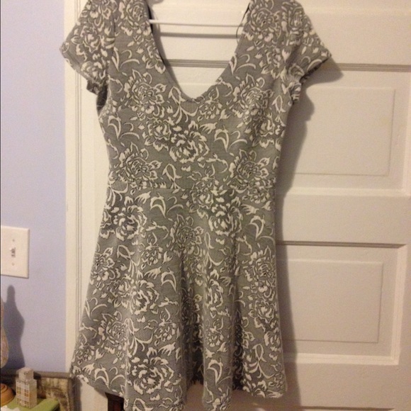 Pretty fit and flare grey and white floral dress