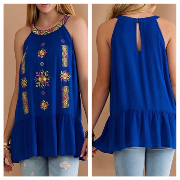 ❌SOLD OUT ❌ Embroidered halter tunic - Picture 3 of 4