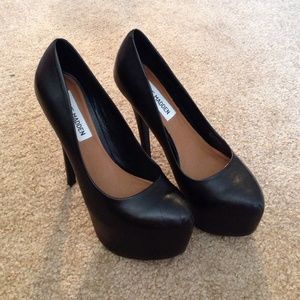 Steve Madden Dejavu pumps