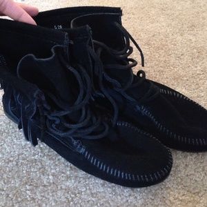 Minnetonka black booties