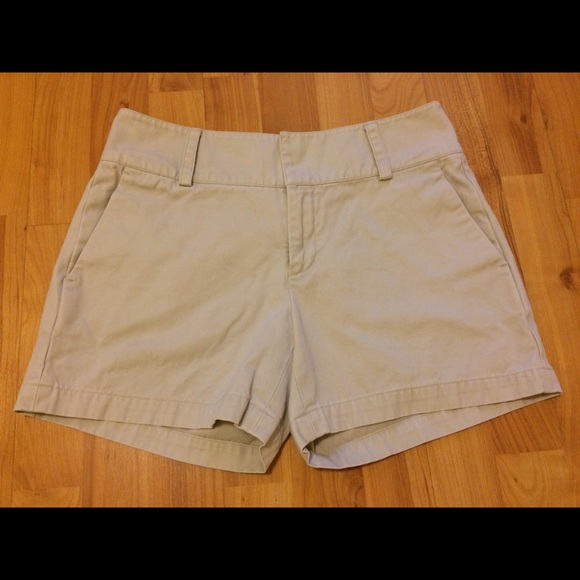 Banana Republic Pants - Khaki shorts