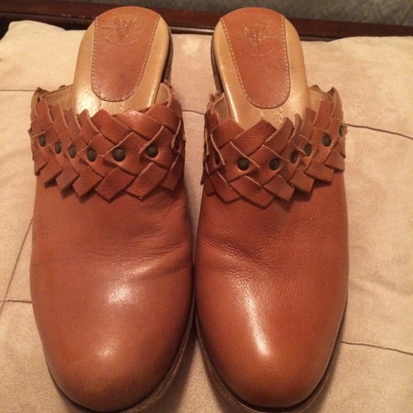 Clogs