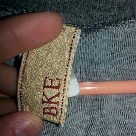 Top - Picture 2 of 2